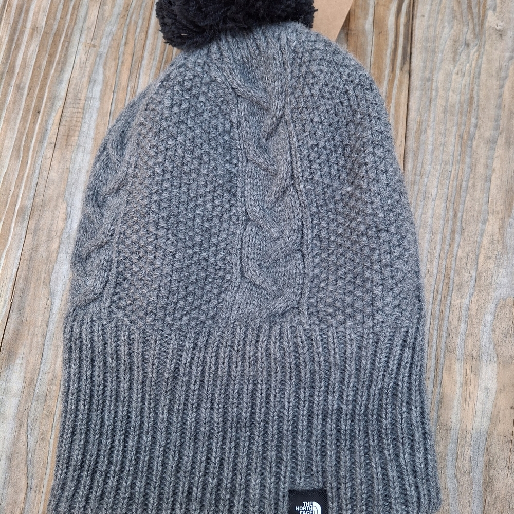 The North Face Cable Knit Beanie Hat. NWT - Picture 5 of 7